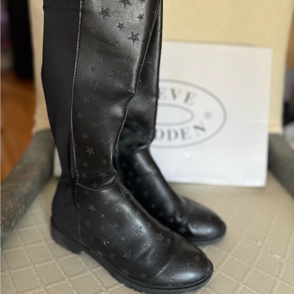 Steve Madden “Jstyler” black dress boot with zipper and lining. Child size 4